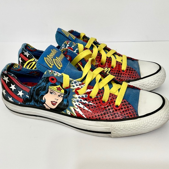 Converse All Star DC Comics Wonder Woman Low Top Style 131719F Size 8 WMN/6MEN - Picture 1 of 7